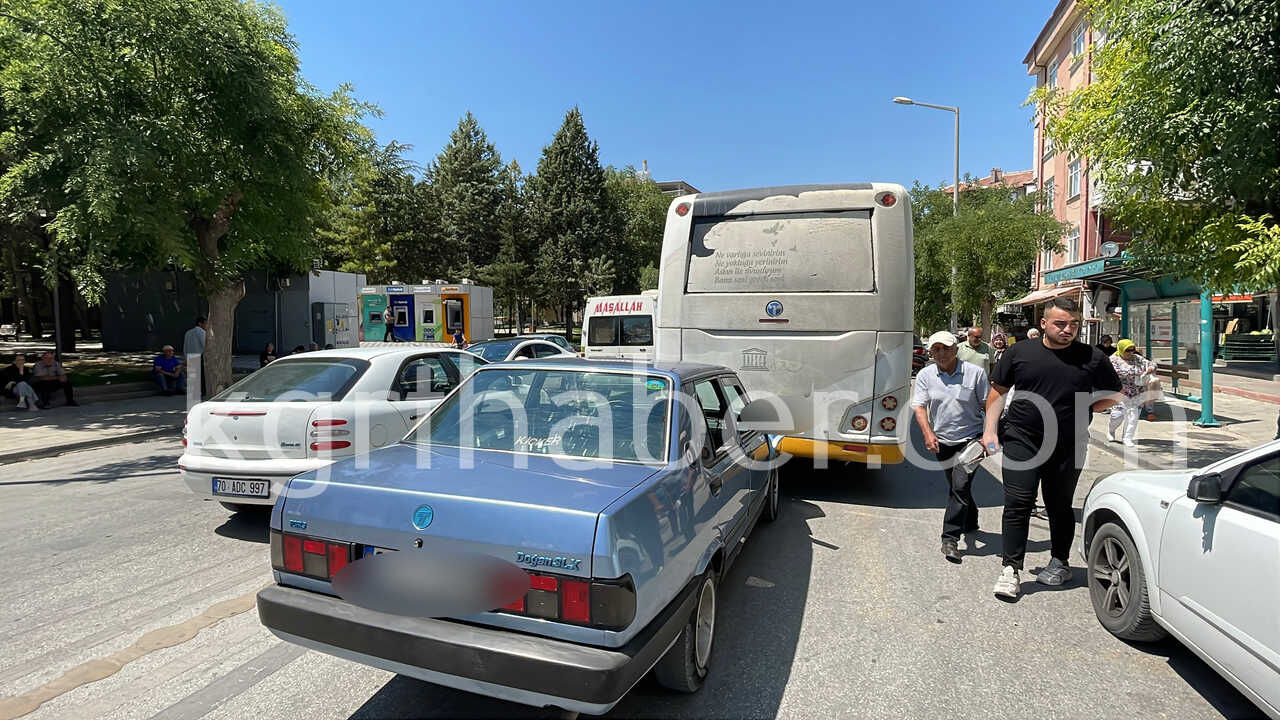 Otomobil Halk Otobusune Arkadan Carpti 1 Yarali0
