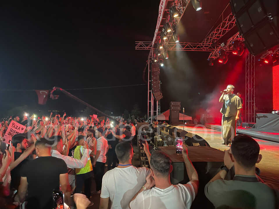 Poizi Konserinde Bariyerler Kalkinca Ortalik Karisti2