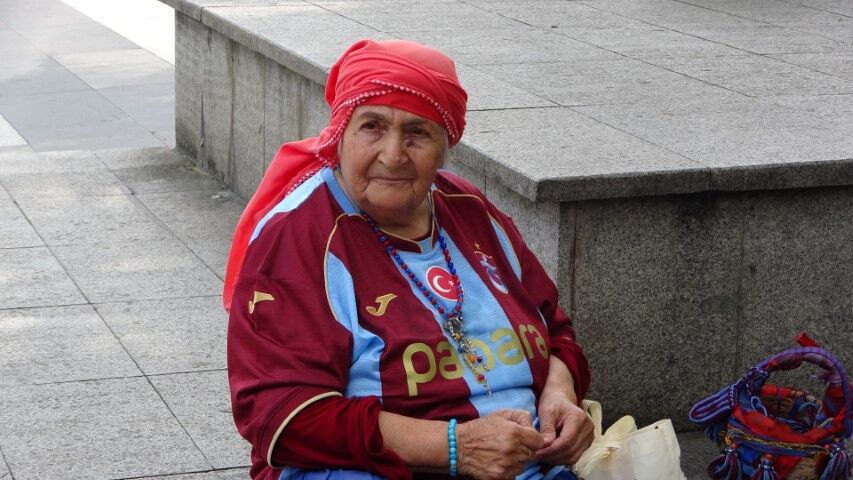Salah Heyecani Trabzonu Sardi Herkes Yildiz Futbolcuyu Bekliyor (1)