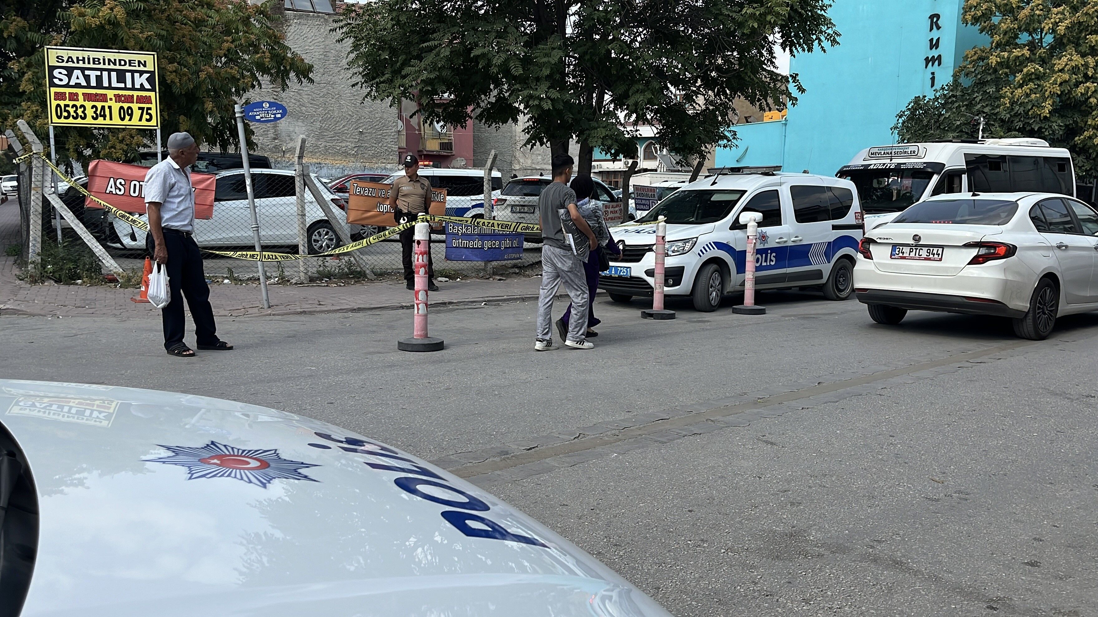 Silahini Cikardi Ancak Ates Almadi Ardindan Bicaklandi (2)