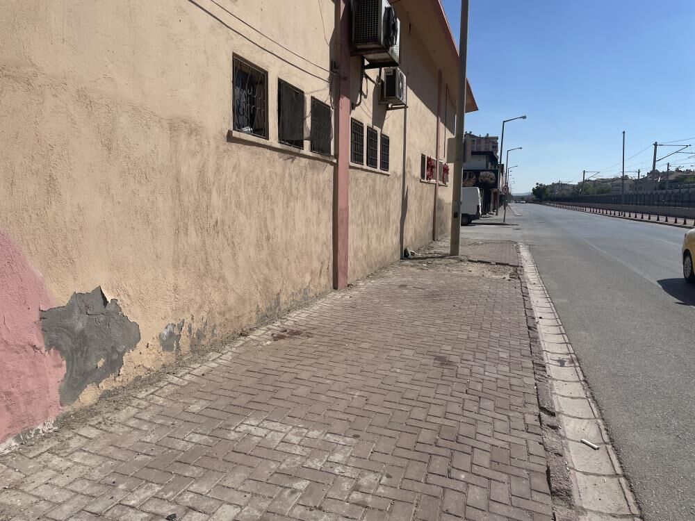 Sokak Ortasinda Bicakli Saldiri 18 Yasindaki Genc Hayatini Kaybetti (1)