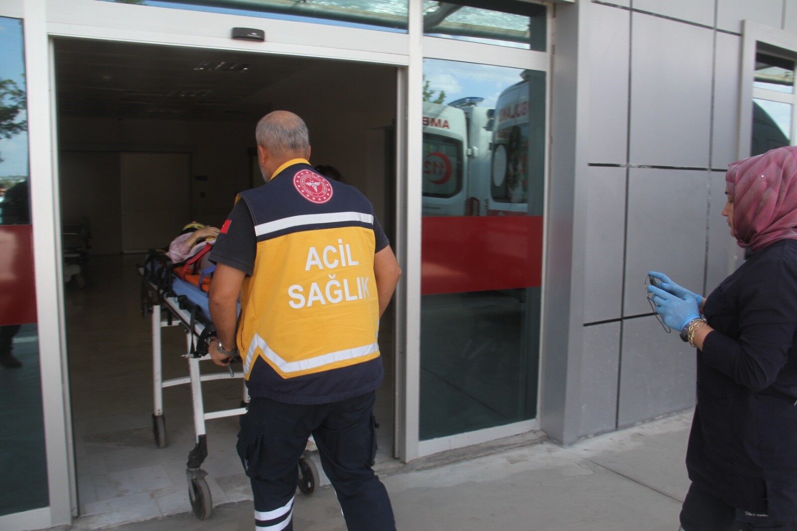 Ticari Taksi Carpti Anne Ve Kizi Yaralandi (1)
