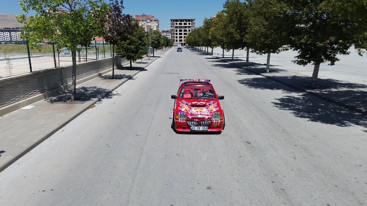 Ustaligini Hayaline Donusturdu Simsek Mcqueeni Gercege Donusturdu (2)