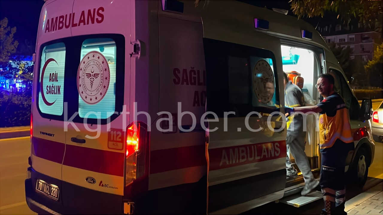 Viraji Alamayan Otomobil Agaca Carparak Durabildi 1 Yarali5