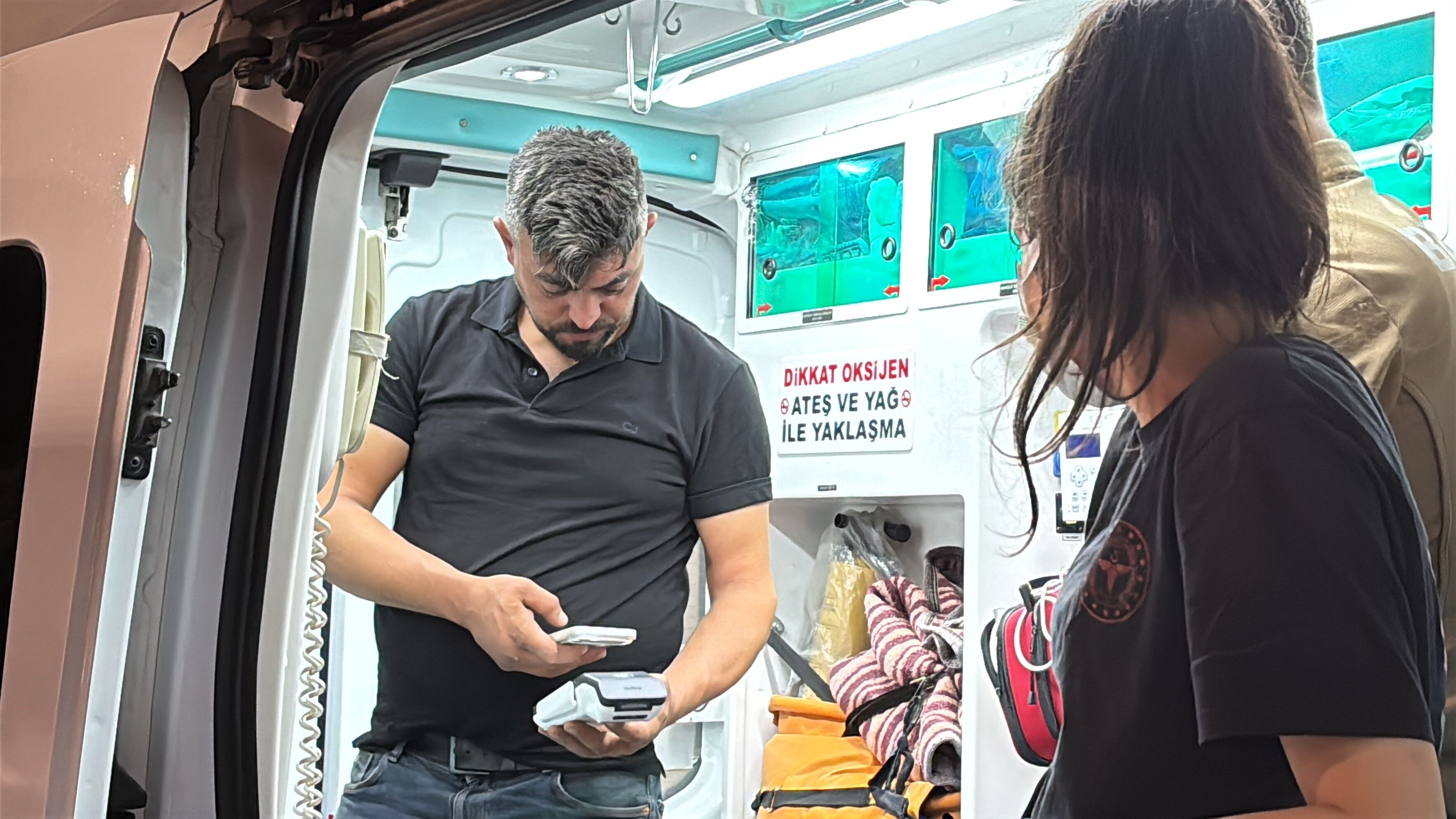Yasal Sinirin 11 Kati Alkollu Cikti Ambulansa Alindi Pompaci Pos Cihaziyla Pesinden Geldi (5)
