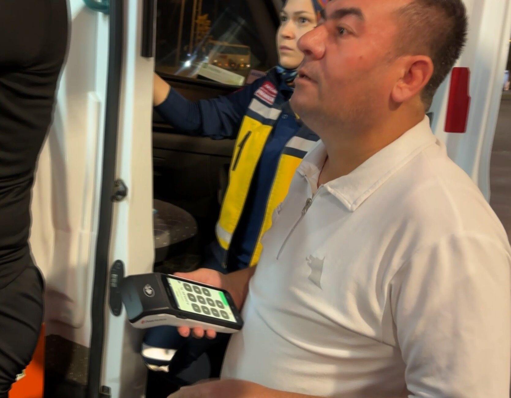 Yasal Sinirin 11 Kati Alkollu Cikti Ambulansa Alindi Pompaci Pos Cihaziyla Pesinden Geldi (7)