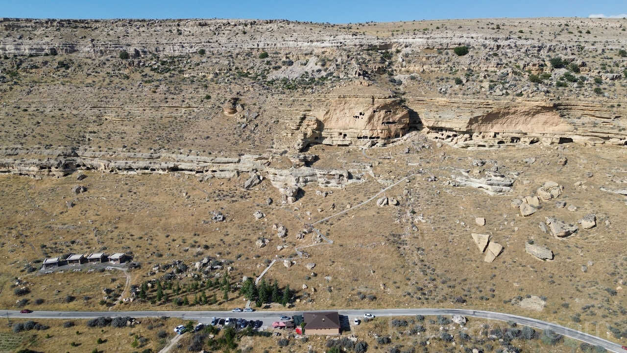 Asirlik Manazan Magaralari Hafta Sonu Dolup Tasiyor1