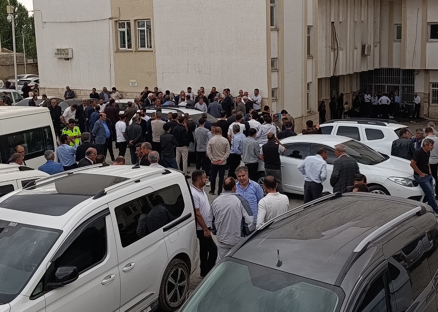Atiyla Dereyi Gecmeye Calisan Coban Hayatini Kaybetti (4)