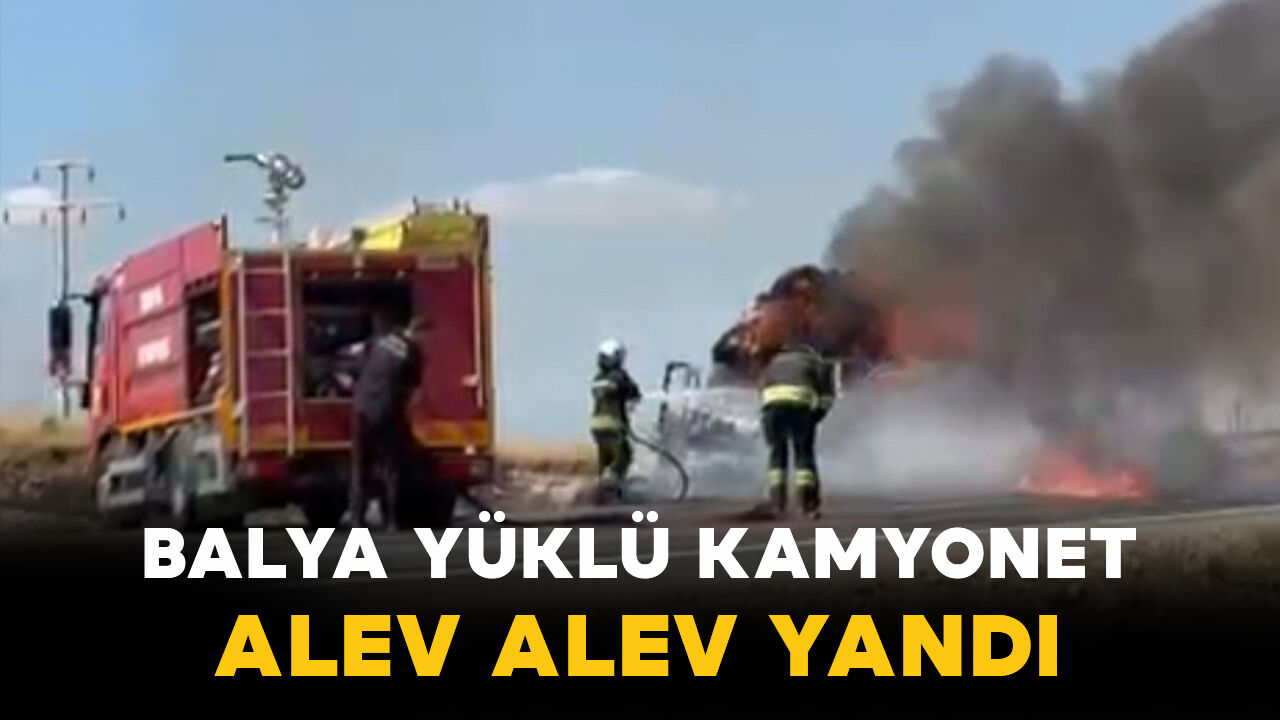 Balya yüklü kamyonette yangın