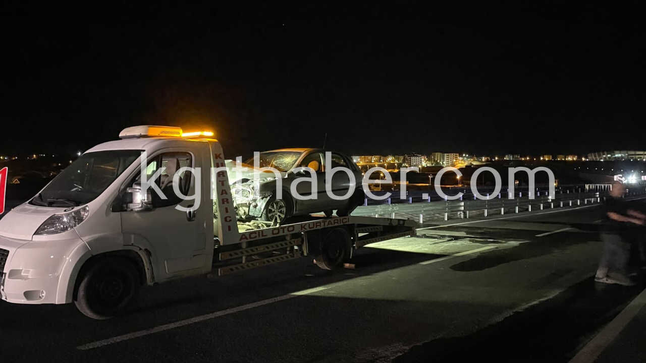 Devrilen Otomobilin Surucusu Yaralandi Tanker Surucusu Kaza Yerinden Kacti0