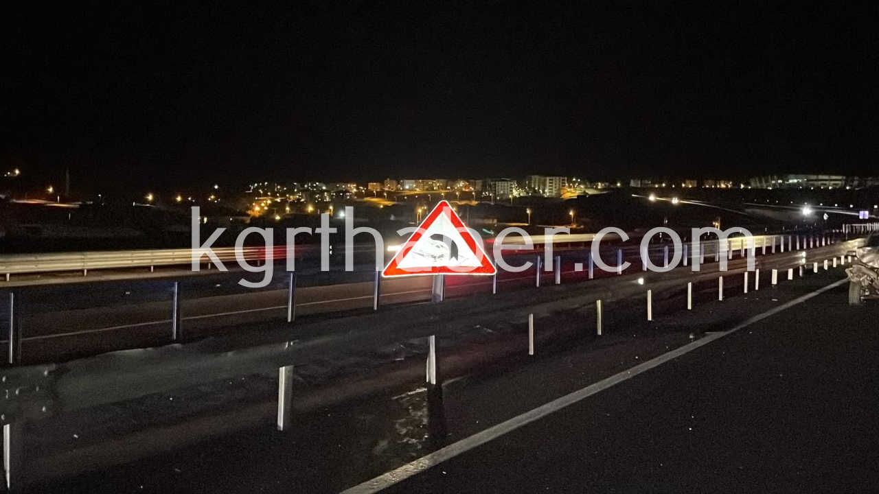 Devrilen Otomobilin Surucusu Yaralandi Tanker Surucusu Kaza Yerinden Kacti11