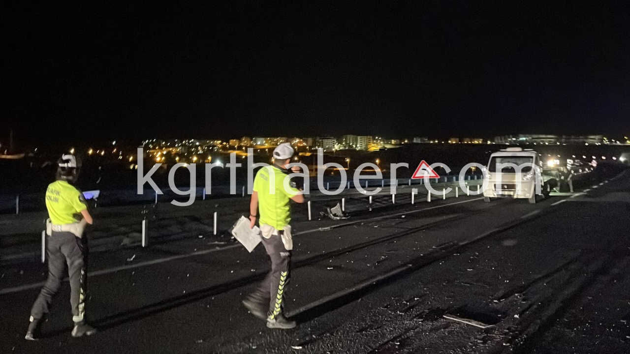 Devrilen Otomobilin Surucusu Yaralandi Tanker Surucusu Kaza Yerinden Kacti12