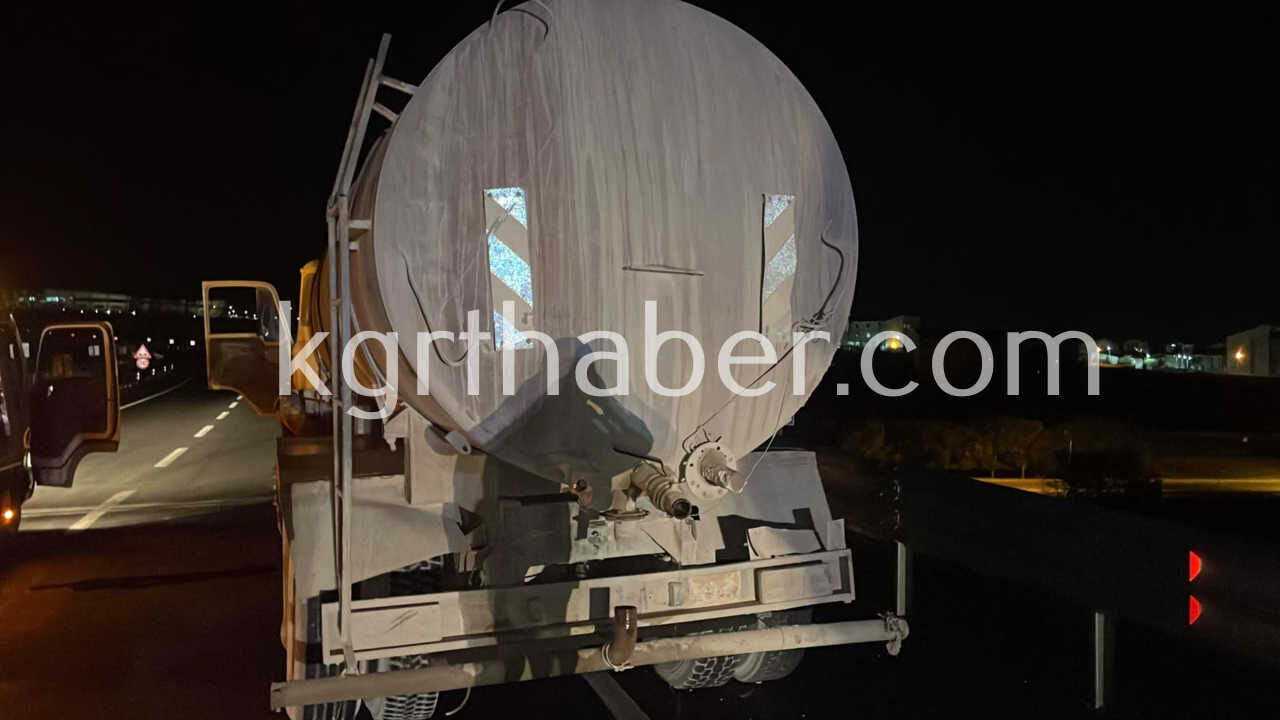 Devrilen Otomobilin Surucusu Yaralandi Tanker Surucusu Kaza Yerinden Kacti5