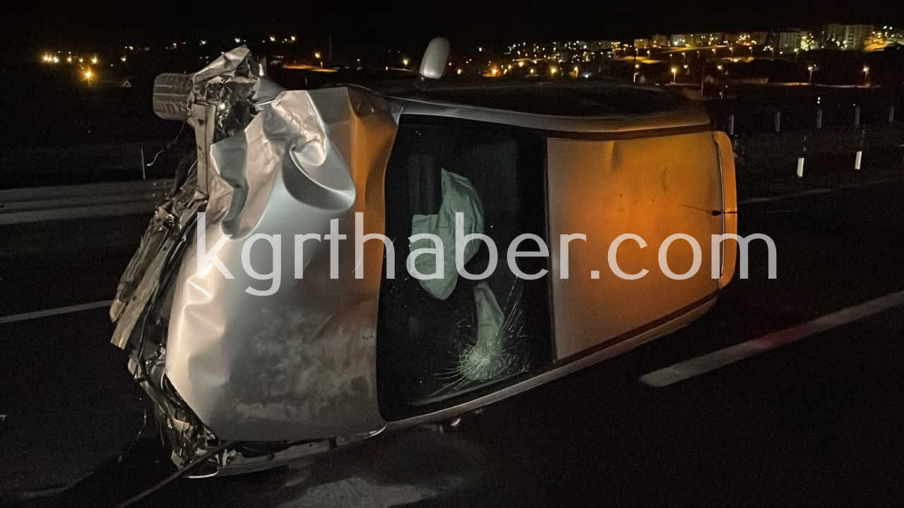 Devrilen Otomobilin Surucusu Yaralandi Tanker Surucusu Kaza Yerinden Kacti9