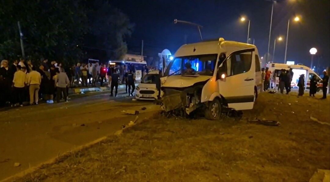 Dugun Donusu Feci Kaza 3U Cocuk 21 Yarali (3)