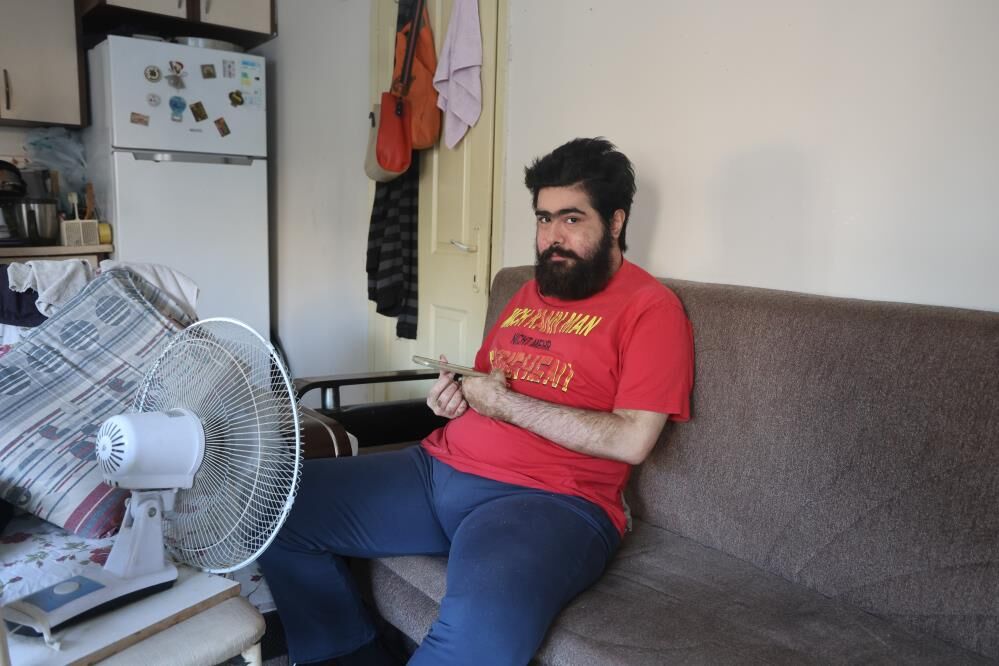 Hatayda Telefon Bagimlisi Baris Sanal Dunyadaki Yasamina Geri Dondu1