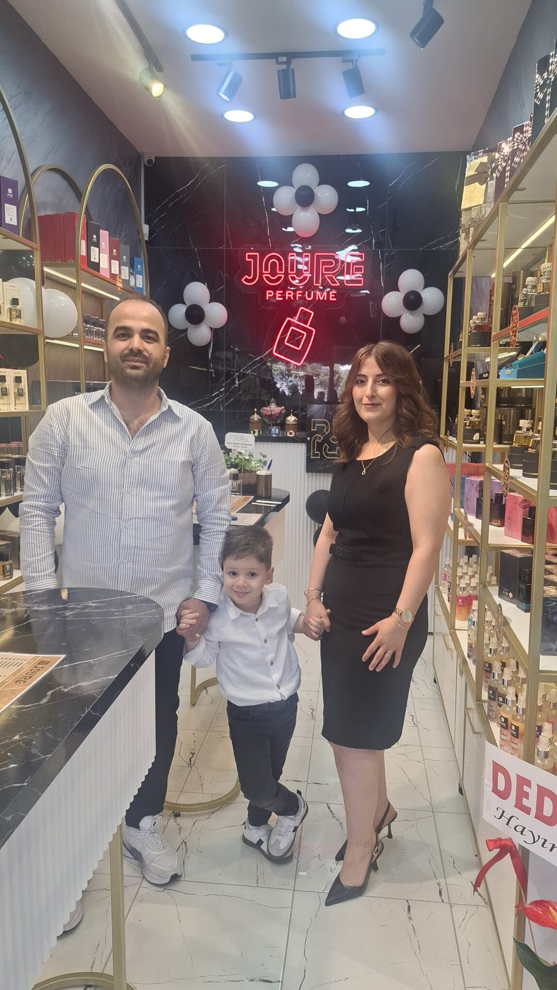 Joure Perfume Karamanda Kapilarini Acti (1)