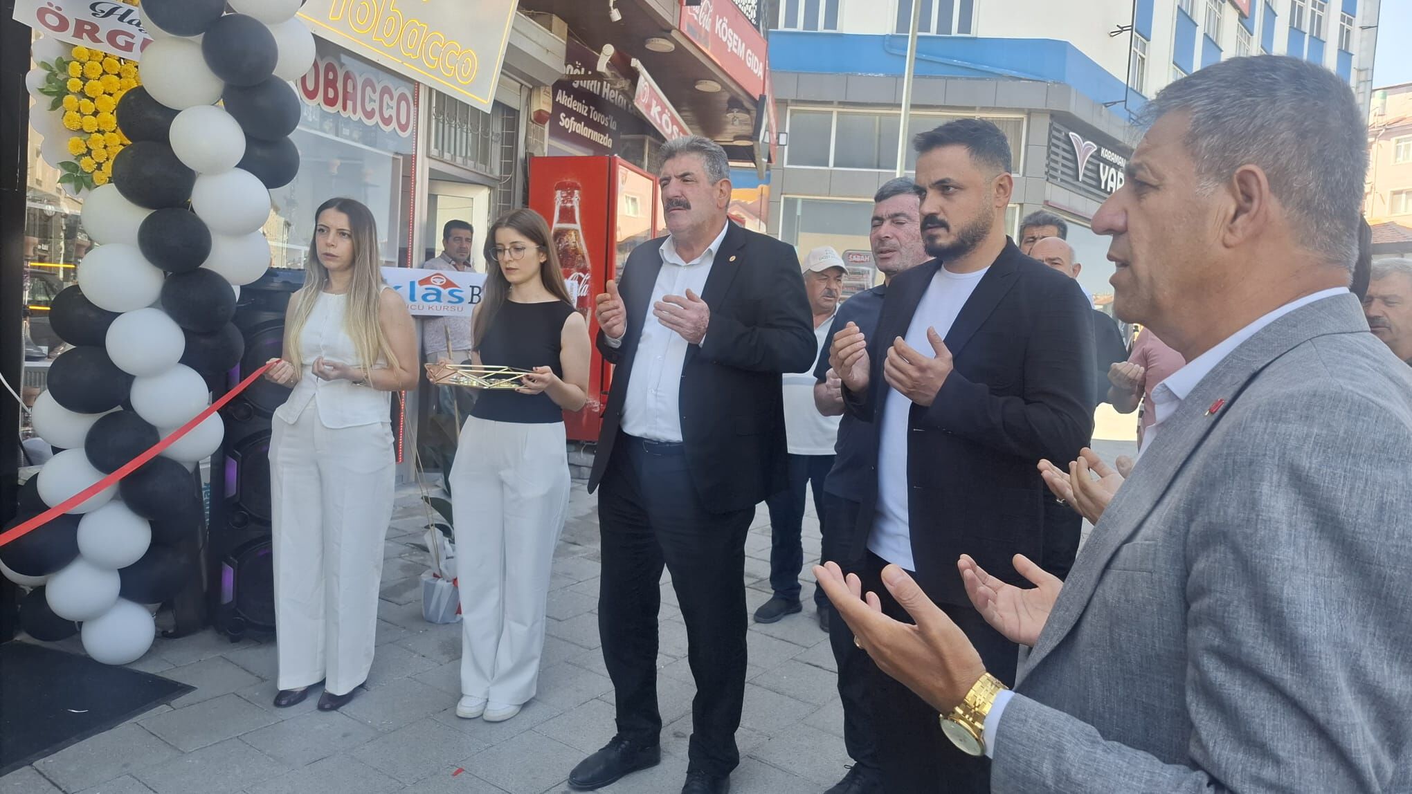Joure Perfume Karamanda Kapilarini Acti (2)