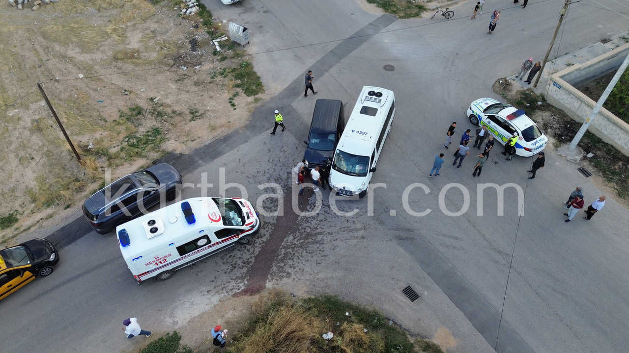 Karaman Son Dakika Ogrencileri Tasiyan Okul Servisi Kaza Yapti7