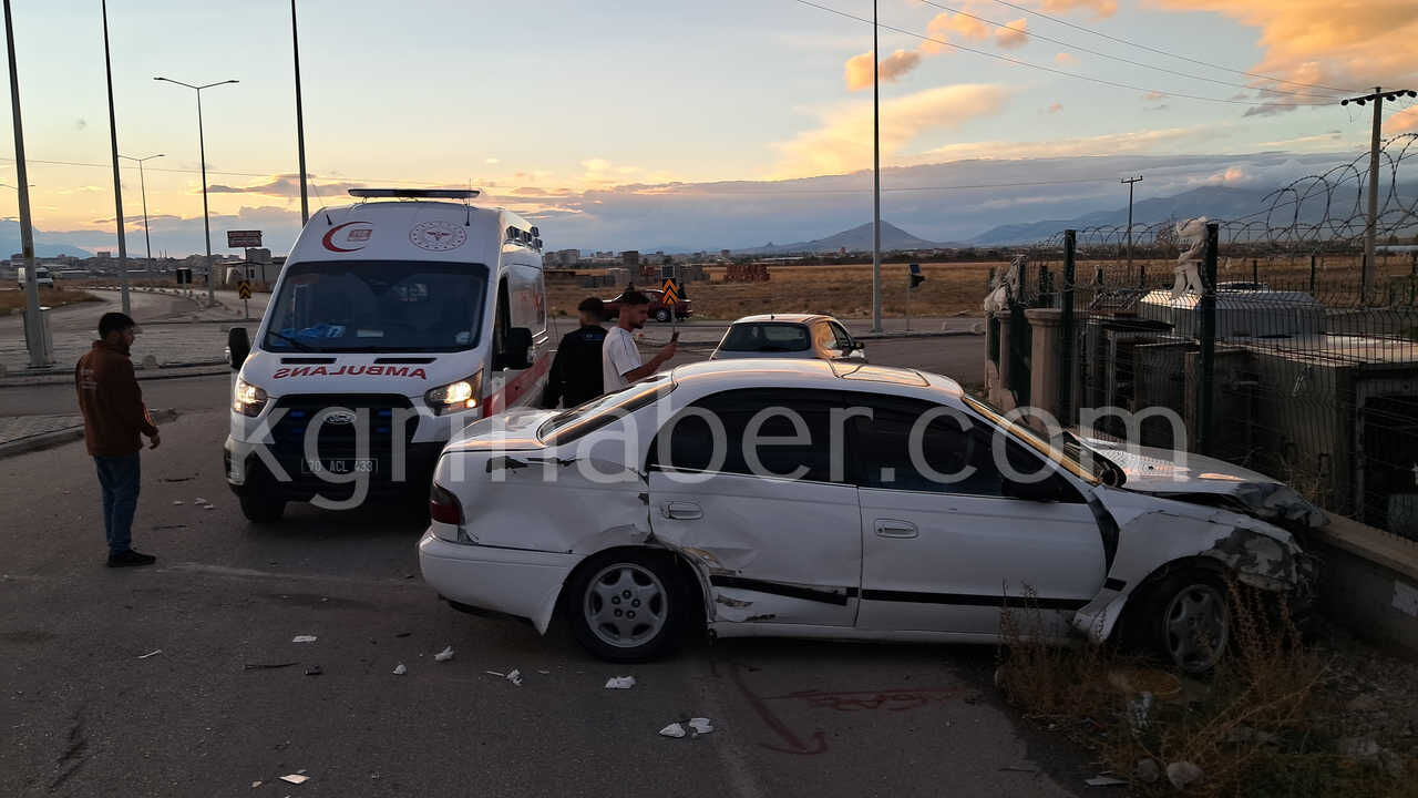 Karamanda 3 Kisinin Yaralandigi Kaza Kamerada9
