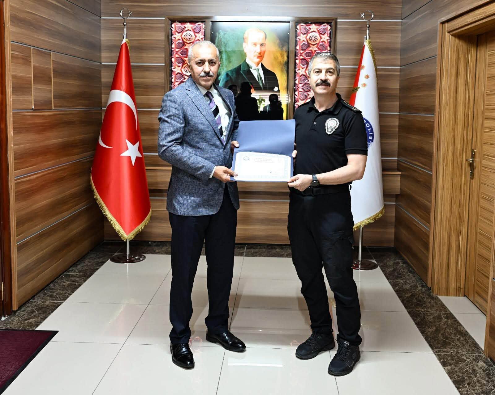 Karamanda 31 Yillik Polis Memuru Salih Varli Emekli Oldu1