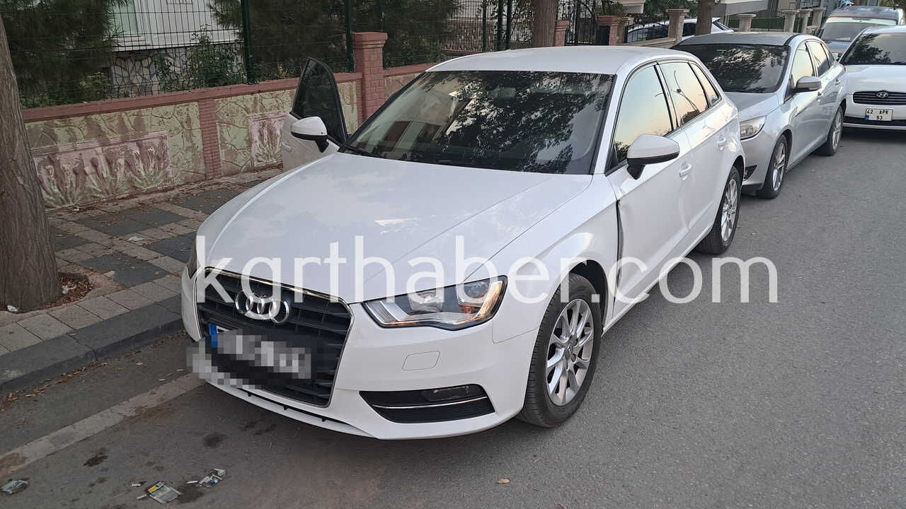 Karamanda Acilan Otomobil Kapisina Carpan Motosiklet Devrildi 2 Yarali7