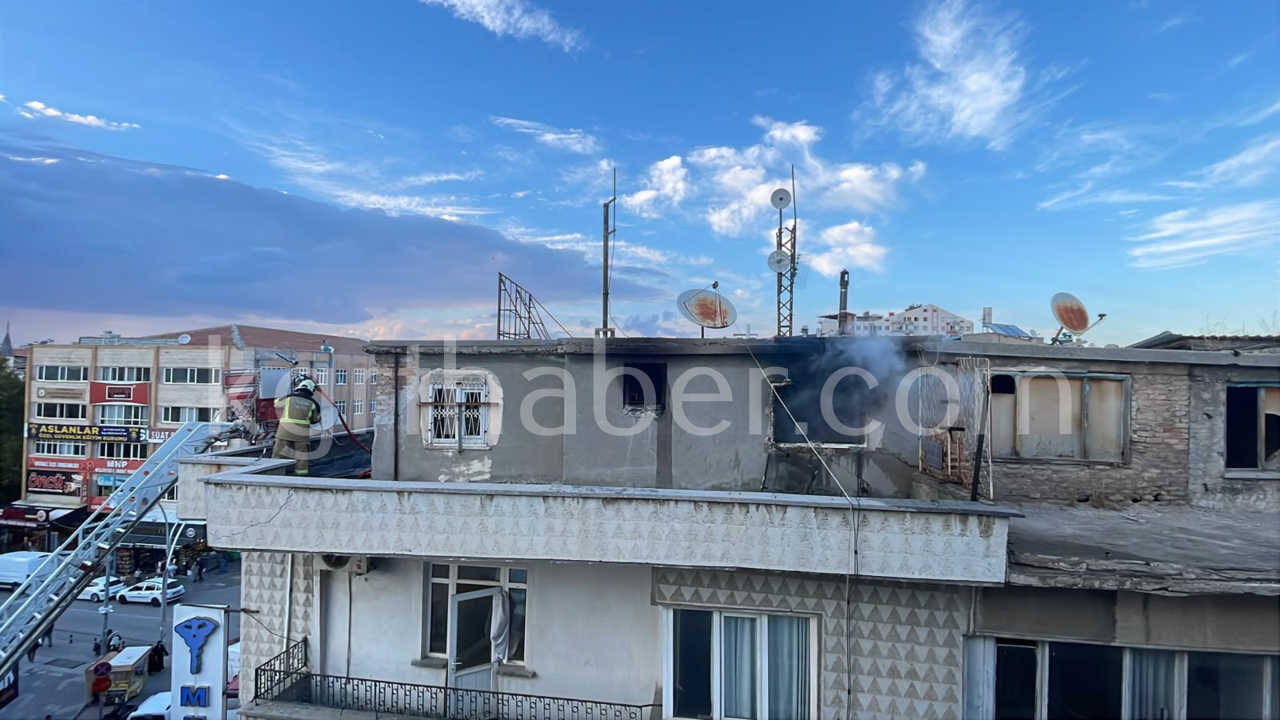 Karamanda Cati Yangini Cok Sayida Ekip Sevk Edildi1