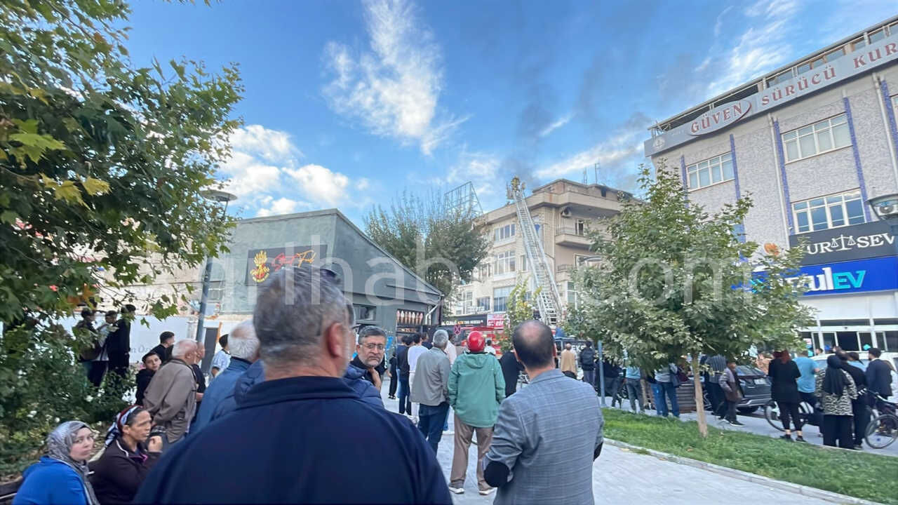 Karamanda Cati Yangini Cok Sayida Ekip Sevk Edildi9
