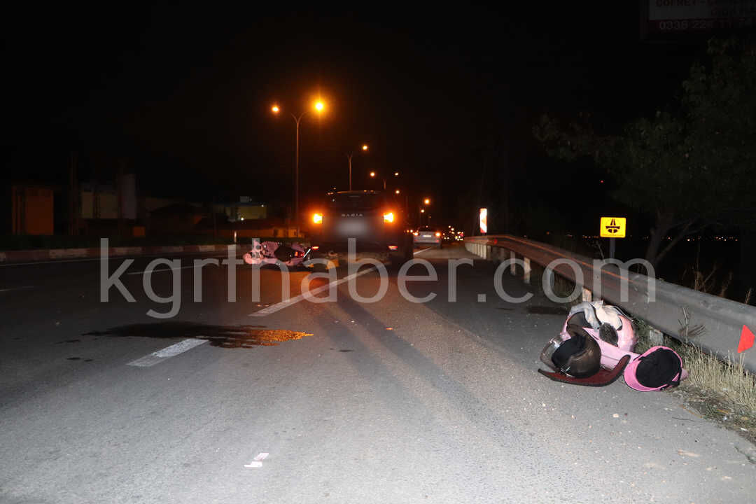 Karamanda Ciple Carpisarak 20 Metre Suruklenen Motosikletin Surucusu Yaralandi7