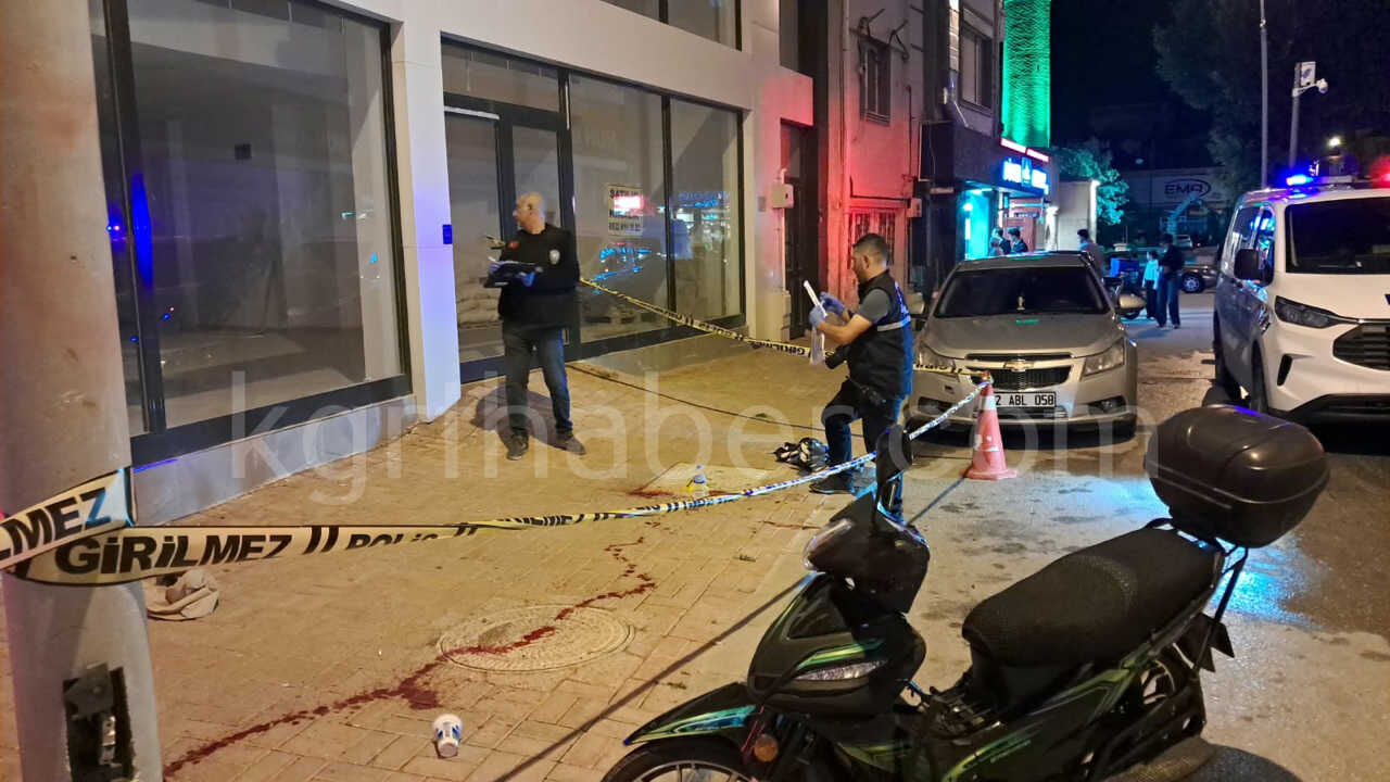Karamanda Husumetli Iki Grup Arasinda Bicakli Kavga 15 Yasindaki Cocuk Yaralandi1