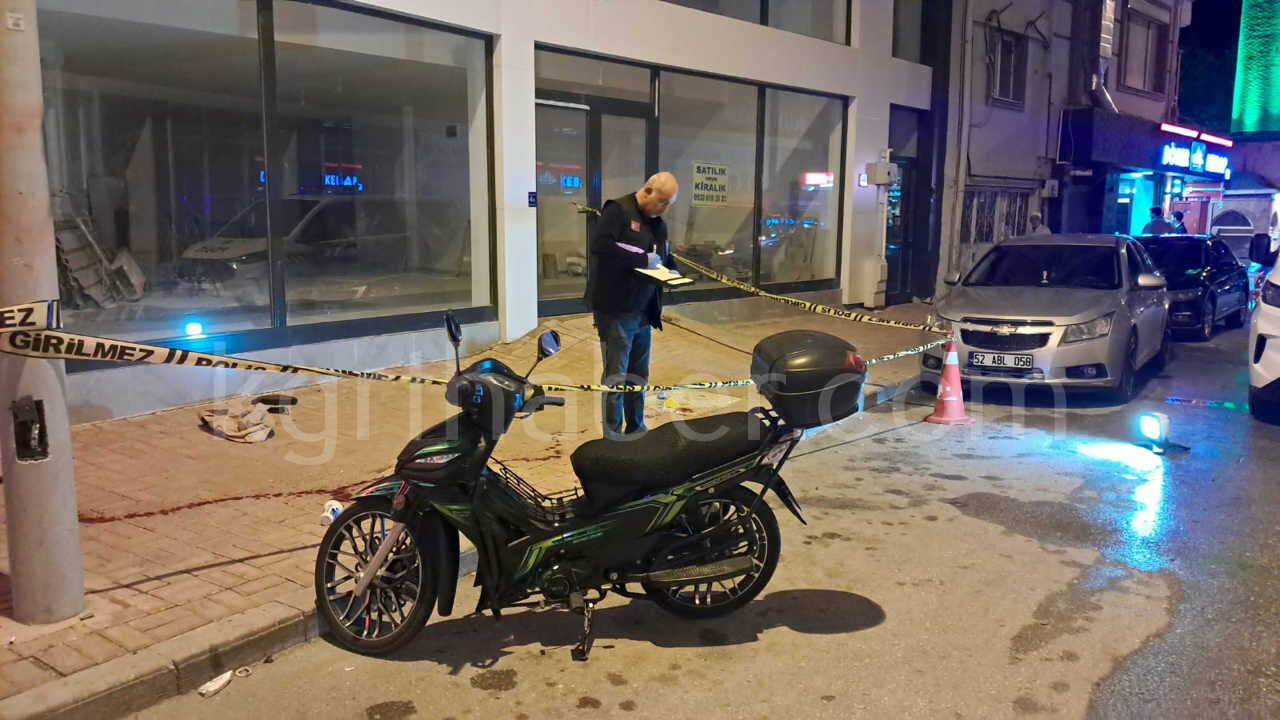 Karamanda Husumetli Iki Grup Arasinda Bicakli Kavga 15 Yasindaki Cocuk Yaralandi4