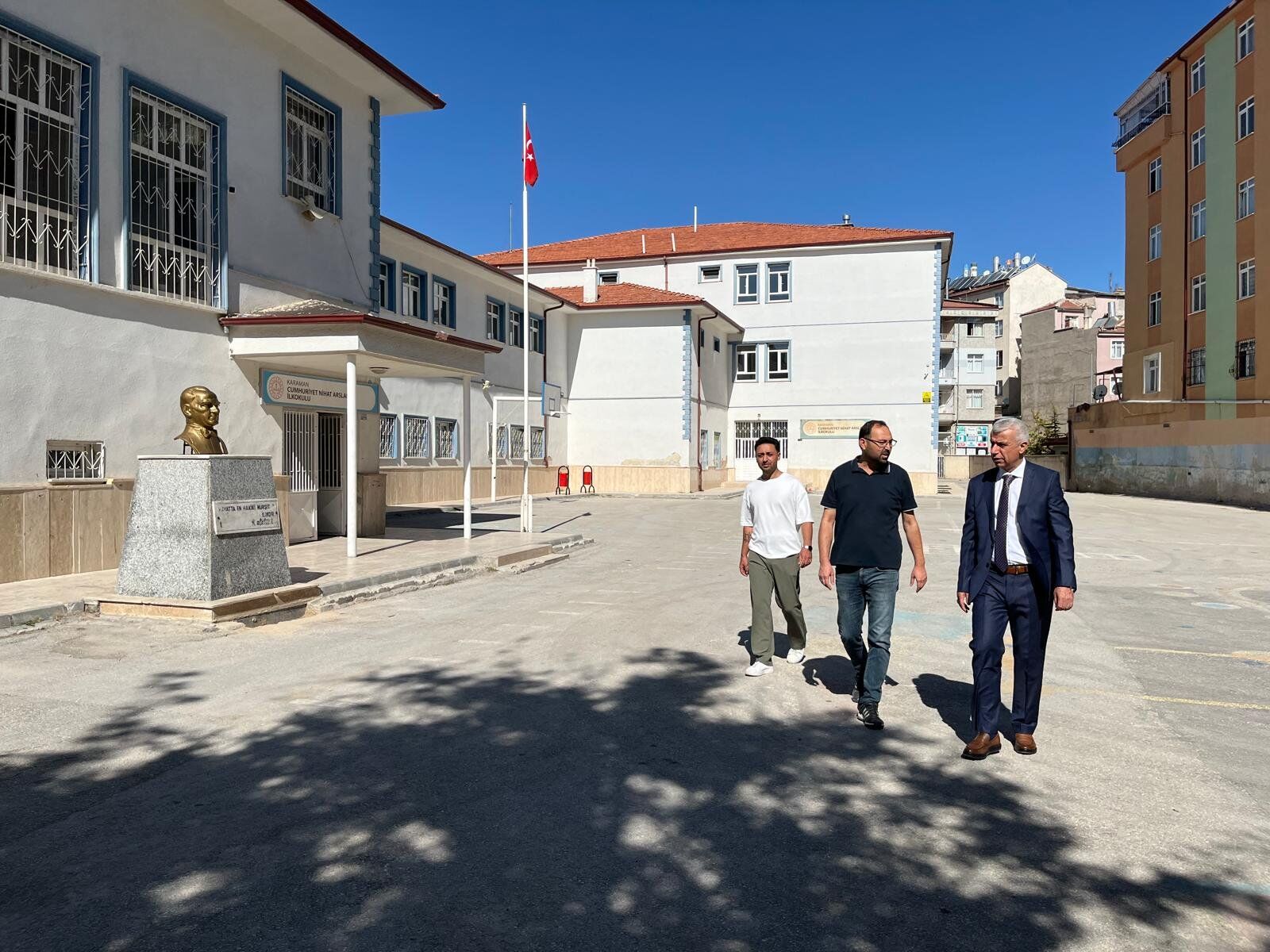 Karamanda Il Milli Egitim Muduru Kilinc Okul Ziyaretlerini Surduruyor1