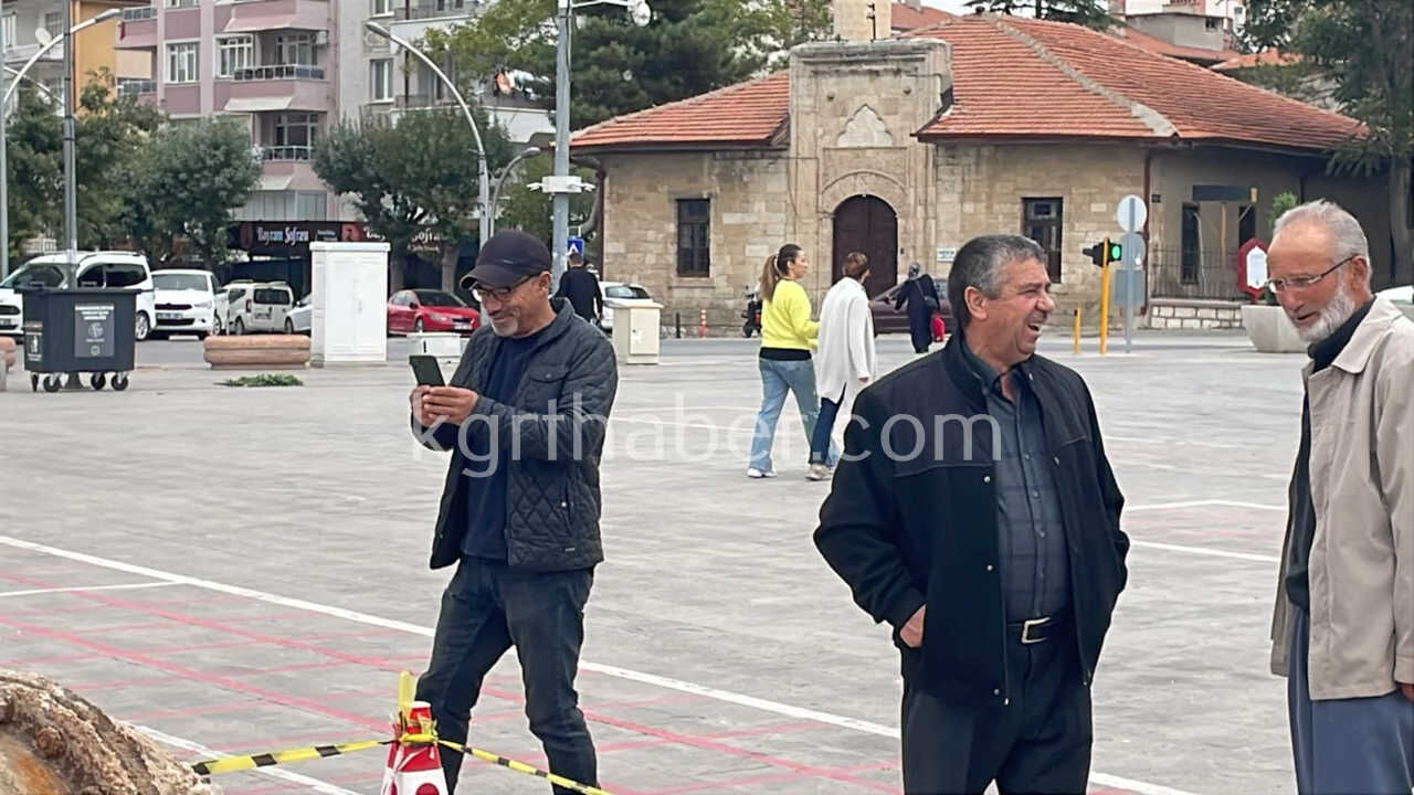 Karamanda Ilginc Sergi 40 Yillik Vanalar Meydanda Sergilendi4