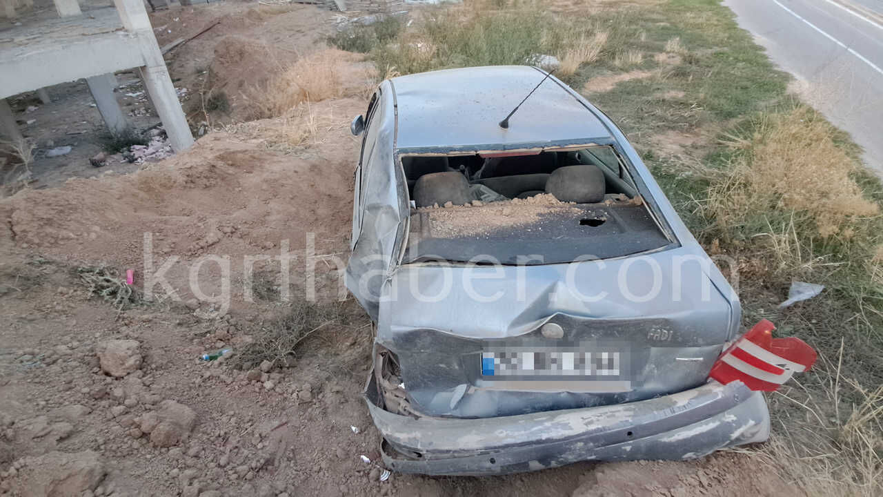 Karamanda Kavsakta Carpisan Araclardan Biri Karsi Seride Gecti Digeri Insaat Alanina Devrildi4