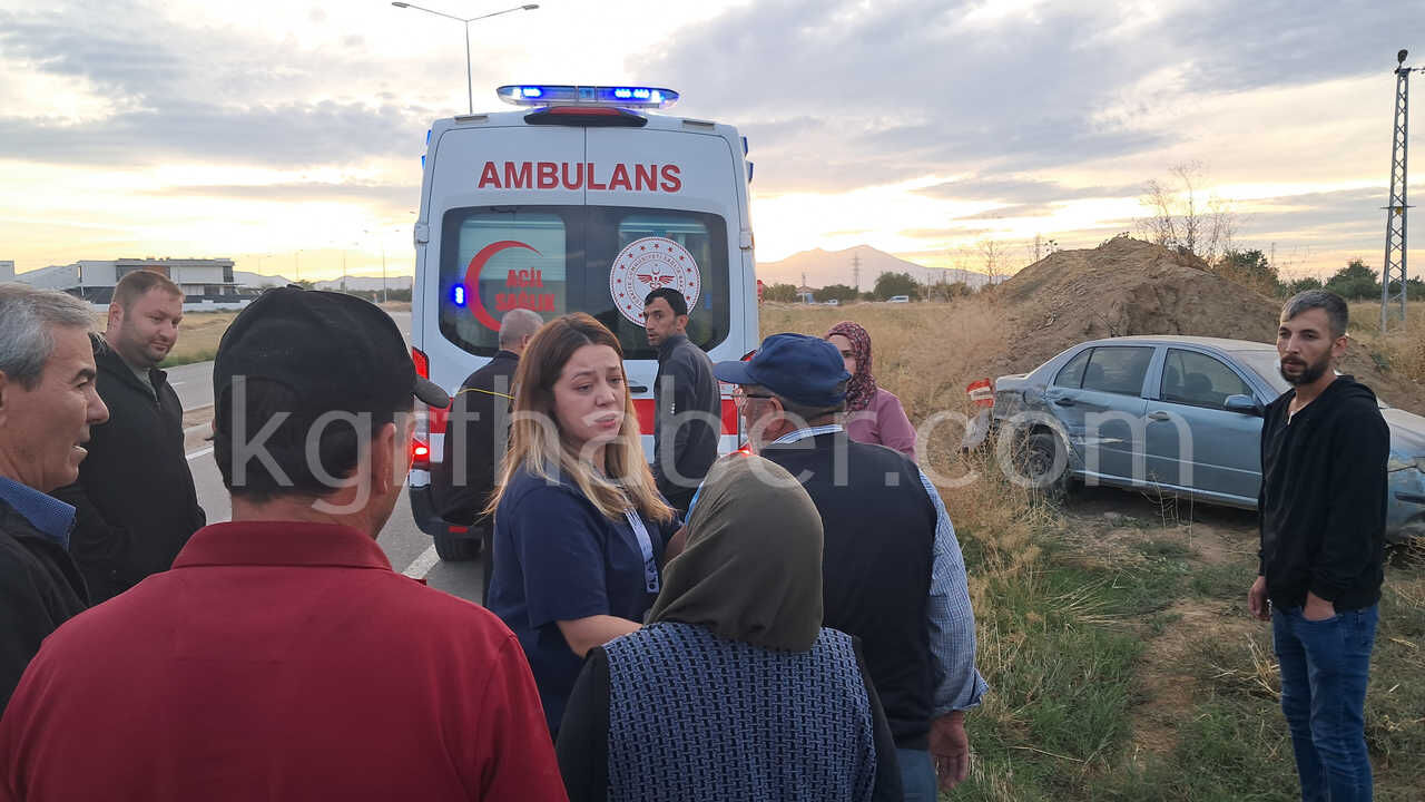 Karamanda Kavsakta Carpisan Araclardan Biri Karsi Seride Gecti Digeri Insaat Alanina Devrildi9