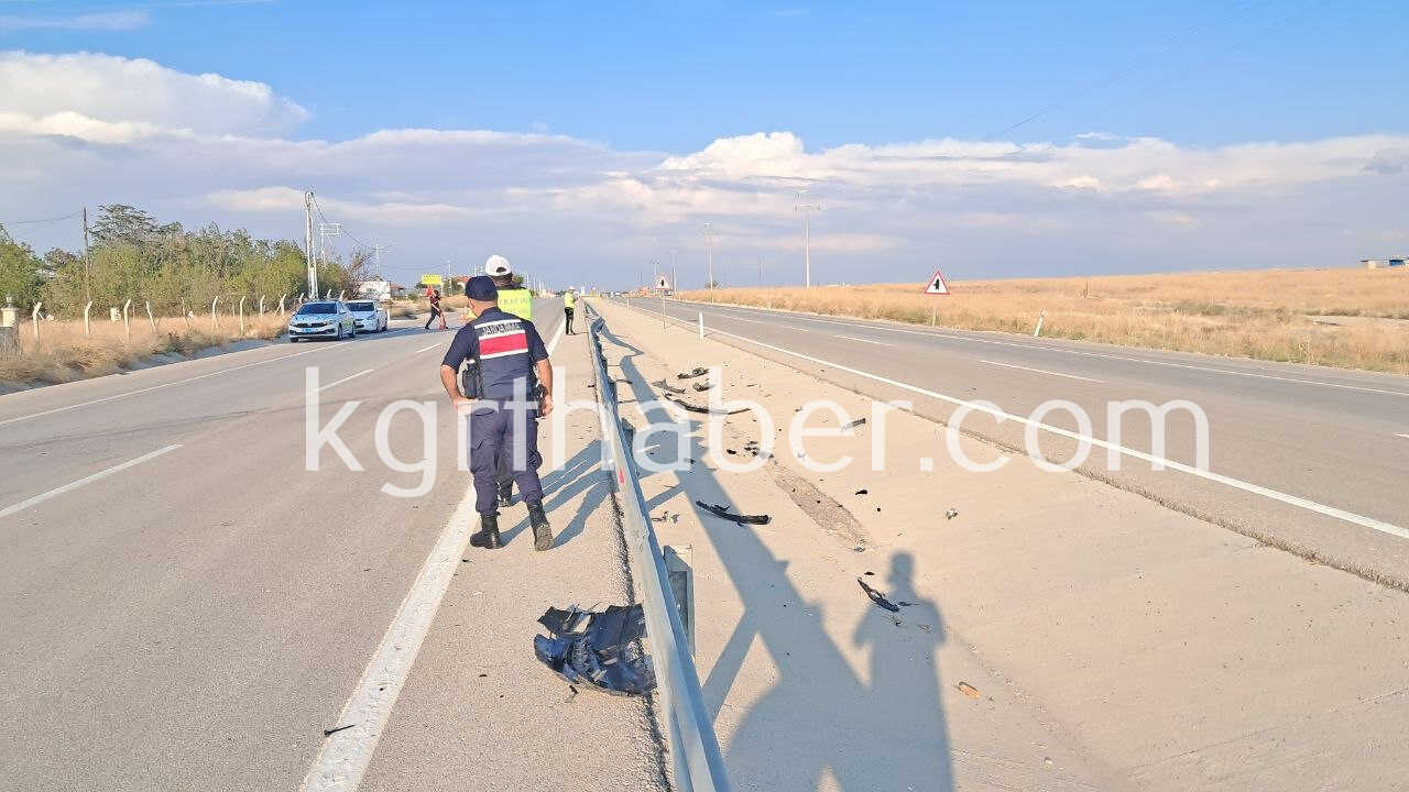 Karamanda Kopege Carpmamak Icin Manevra Yapan Otomobil Kaza Yapti 1 Yarali2