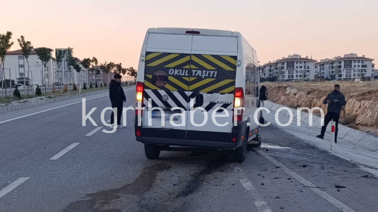Karamanda Minibuslerin Carpistigi Kazada 1 Kisi Yaralandi0-1