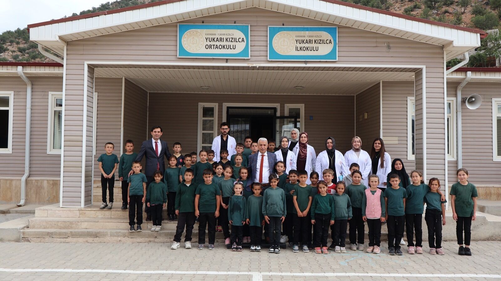 Karamanda Mudur Kilinc 4 Koy Okulunu Ziyaret Etti (3)