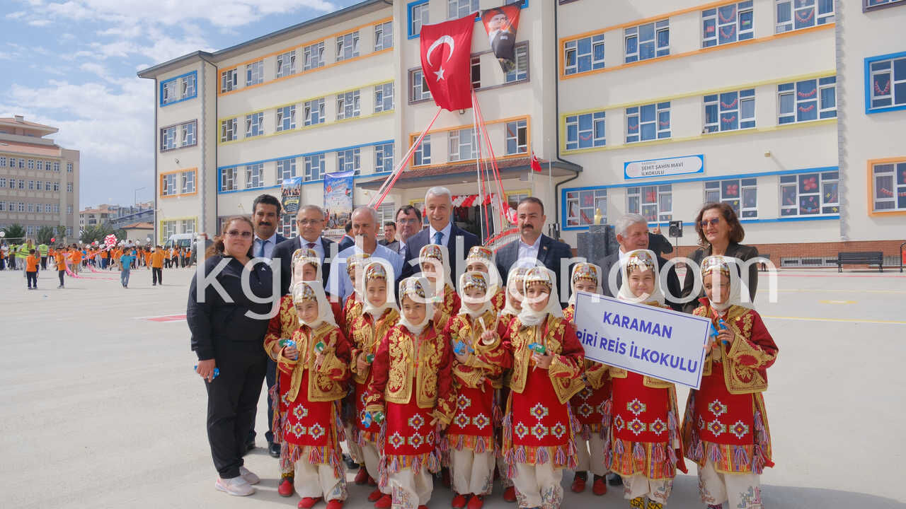 Karamanda Ogrenciler Yeni Egitim Yilina Coskuyla Basladi1
