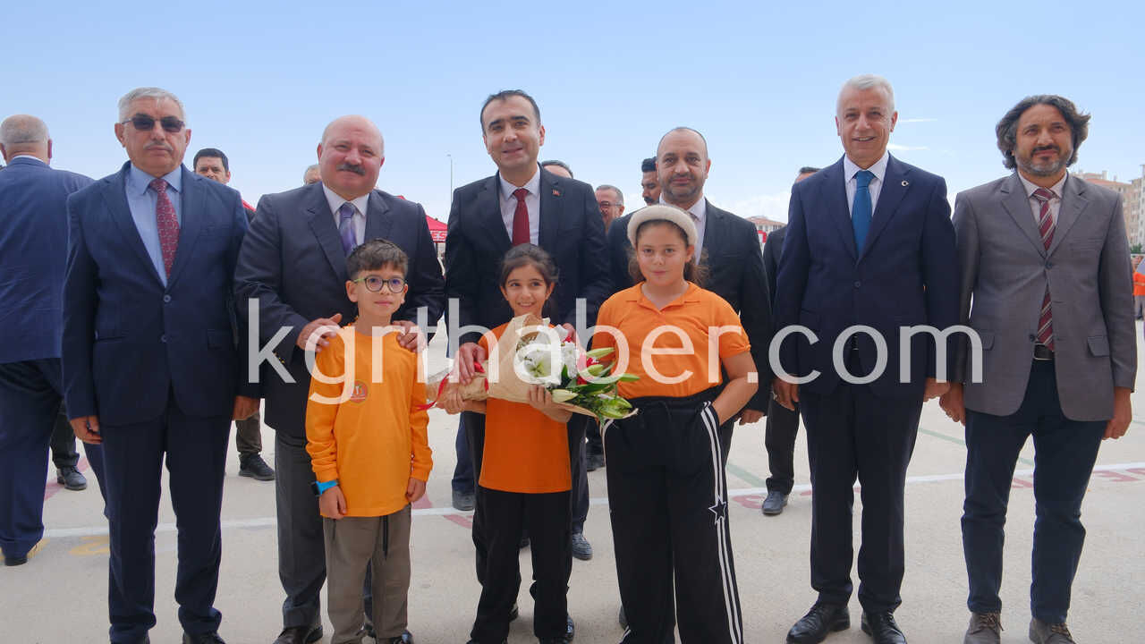 Karamanda Ogrenciler Yeni Egitim Yilina Coskuyla Basladi11