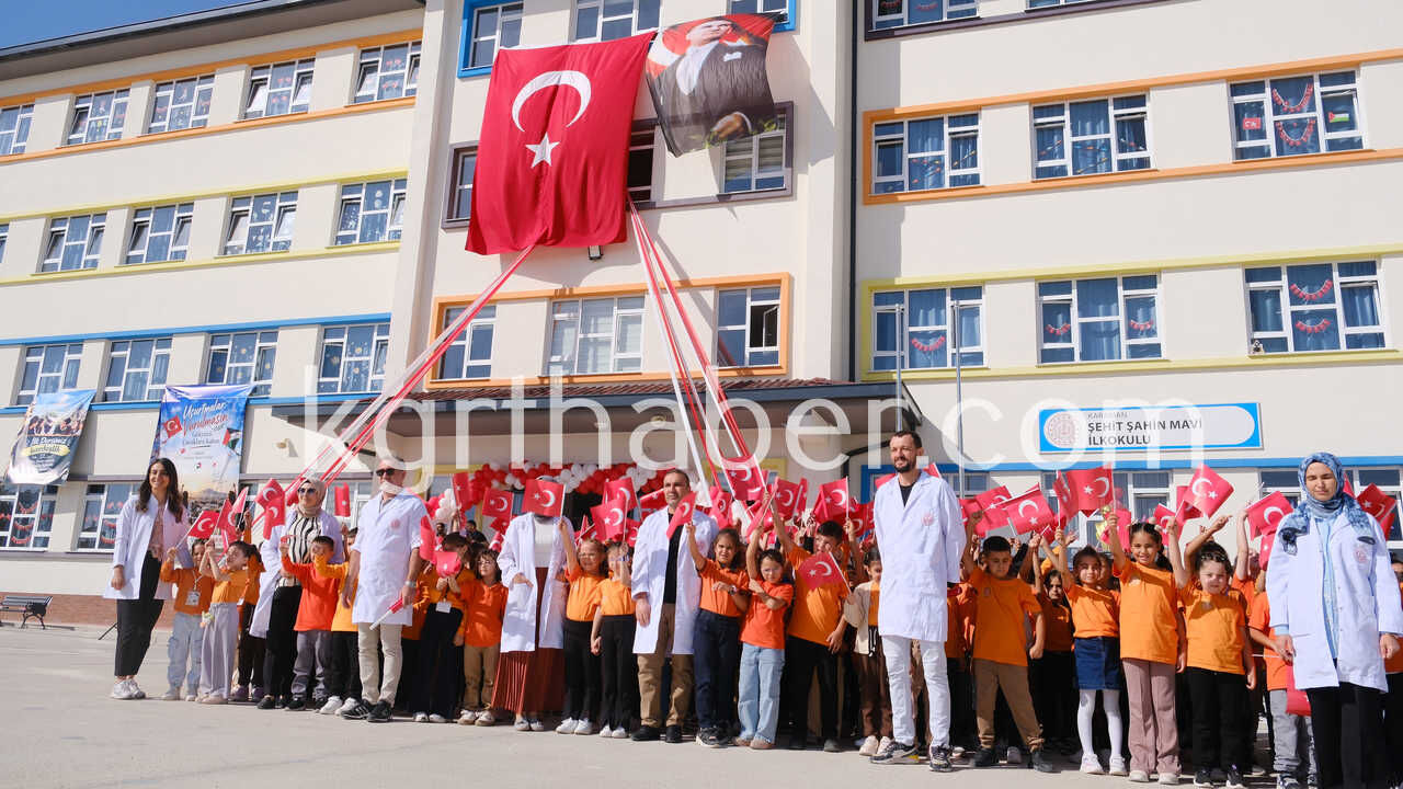 Karamanda Ogrenciler Yeni Egitim Yilina Coskuyla Basladi3
