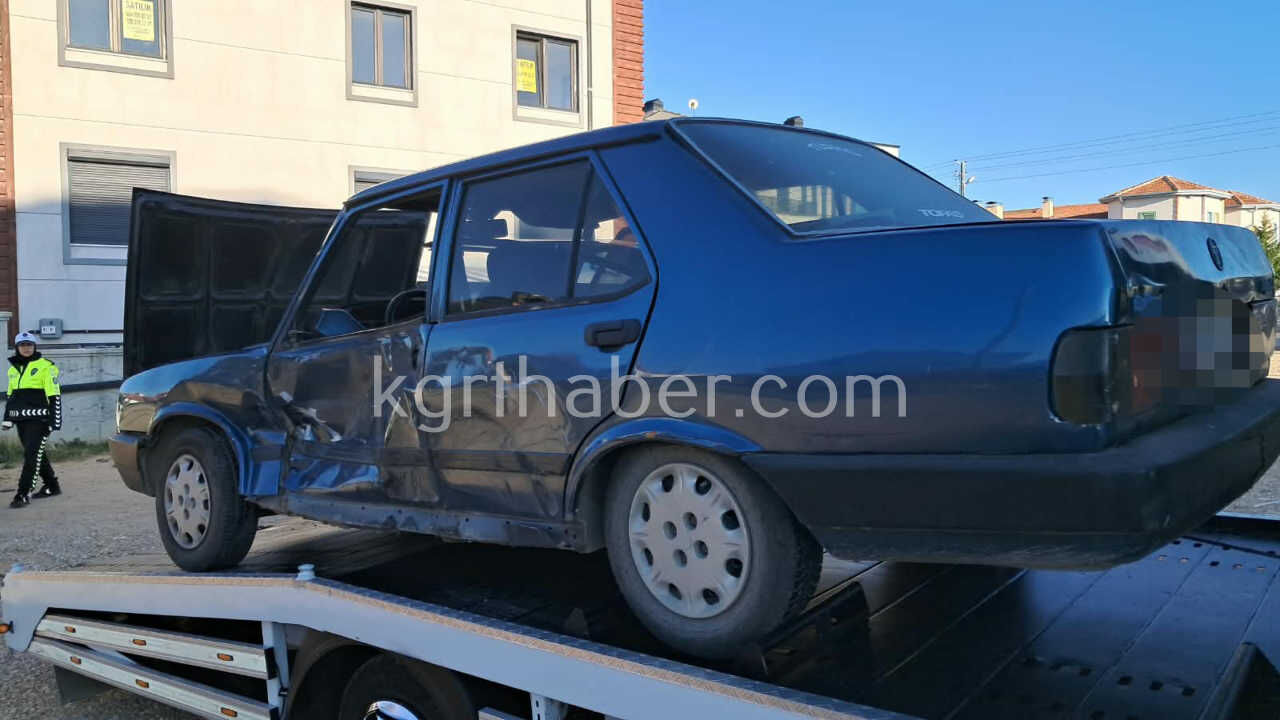 Karamanda Okul Servisi Ile Otomobil Carpisti 1 Kisi Yarali3