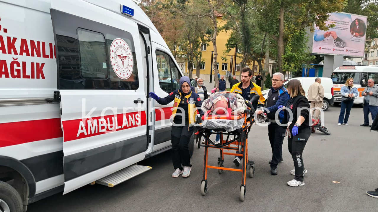 Karamanda Otomobil Ile Elektrikli Bisiklet Carpisti Yasli Adam Yaralandi12
