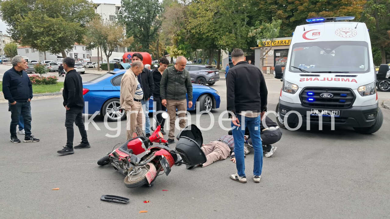 Karamanda Otomobil Ile Elektrikli Bisiklet Carpisti Yasli Adam Yaralandi4