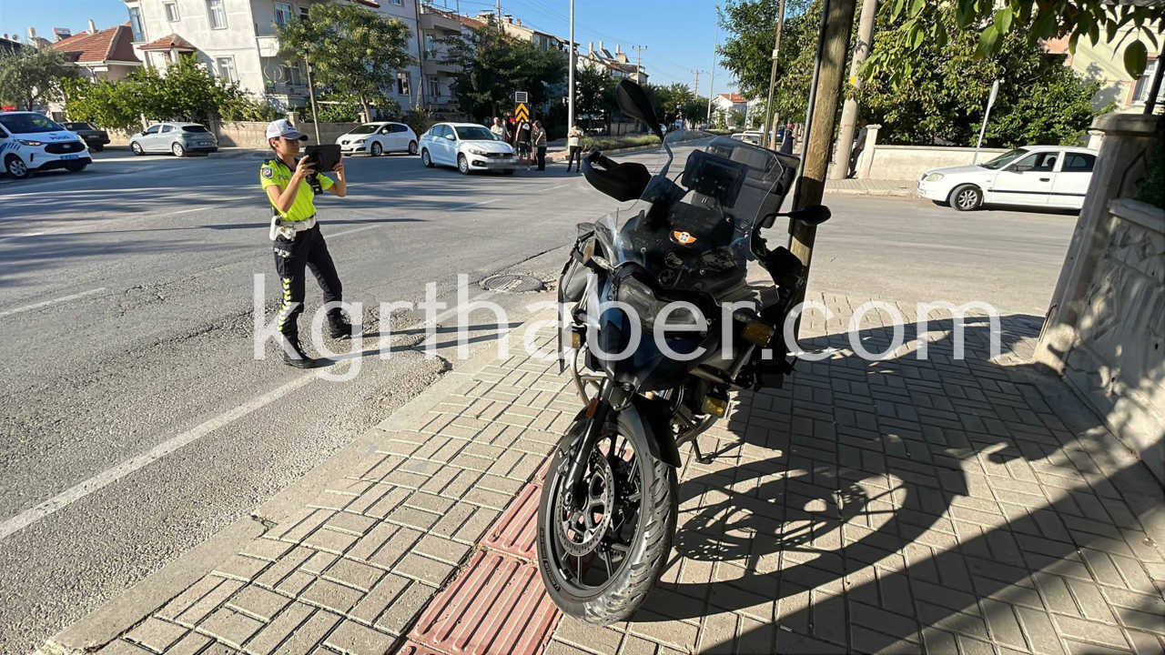 Karamanda Otomobil Ile Motosiklet Carpisti 1 Kisi Yarali1
