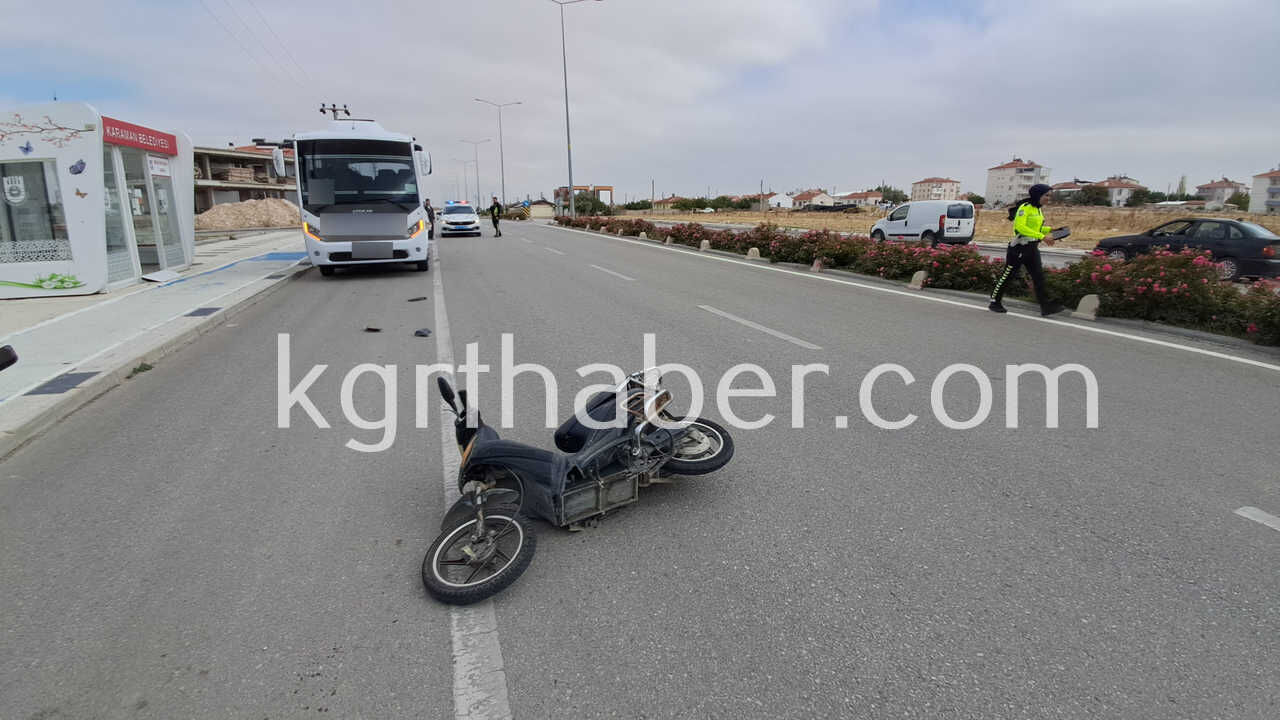 Karamanda Otomobilin Carptigi Elektrikli Bisiklet Surucusu Servise Carparak Yaralandi Kaza Ani Kamerada0