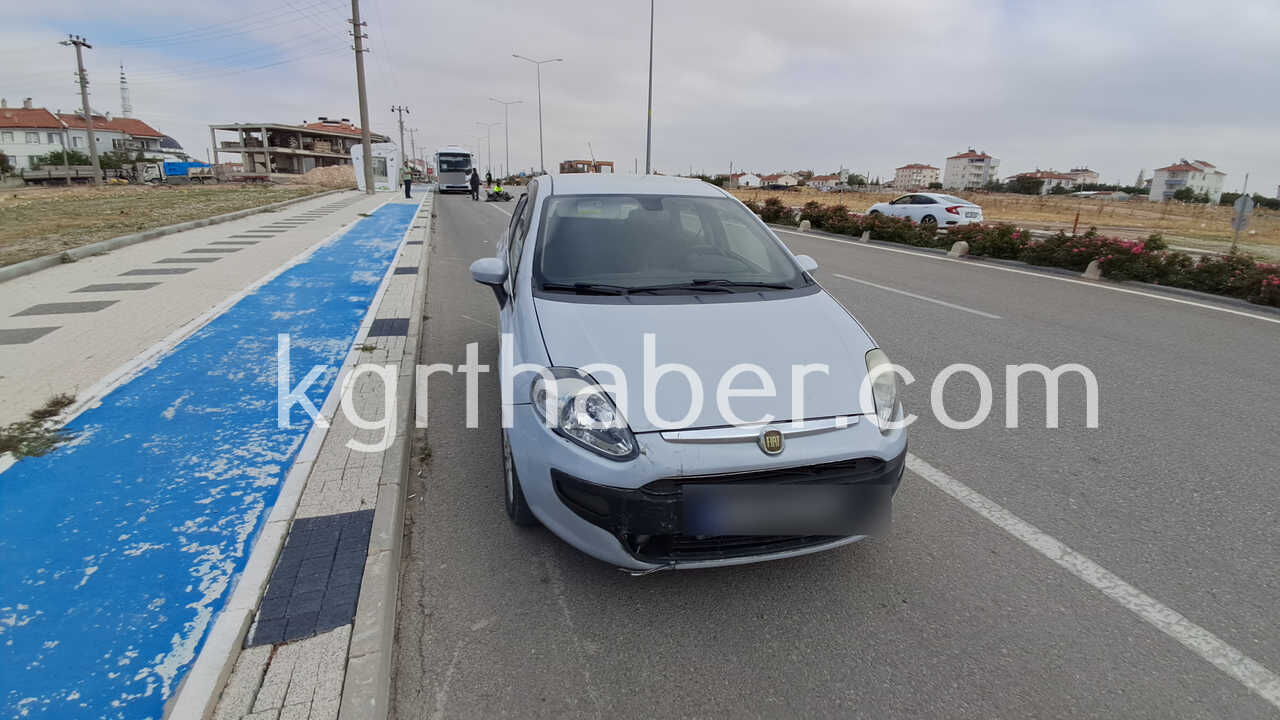Karamanda Otomobilin Carptigi Elektrikli Bisiklet Surucusu Servise Carparak Yaralandi Kaza Ani Kamerada6