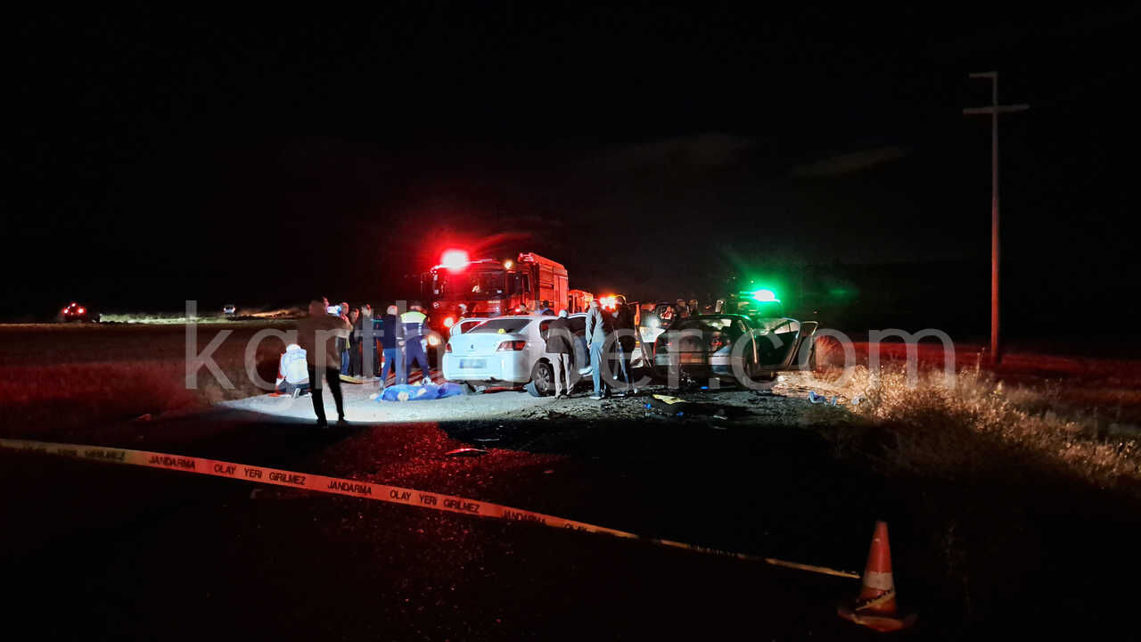 Karamanda Otomobiller Kafa Kafaya Carpisti 2 Olu 2Si Agir 5 Yarali1