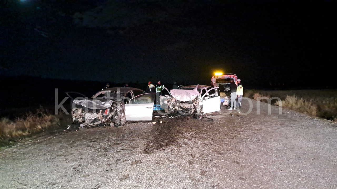 Karamanda Otomobiller Kafa Kafaya Carpisti 2 Olu 2Si Agir 5 Yarali7