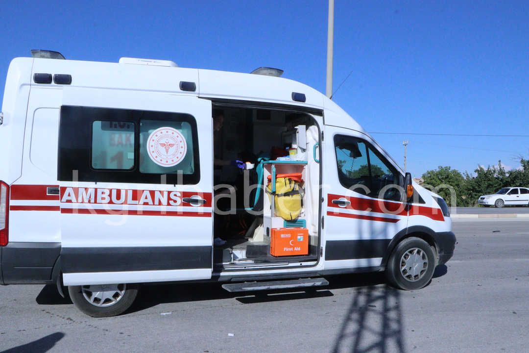 Karaman’da Otomobiller Kavşakta Çarpıştı 1’I Bebek, 3’Ü Çocuk 6 Yaralı7